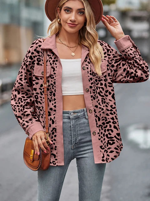 TABITHA - Langärmeliger Pullover mit Leopardenmuster und Knopfleiste für Damen