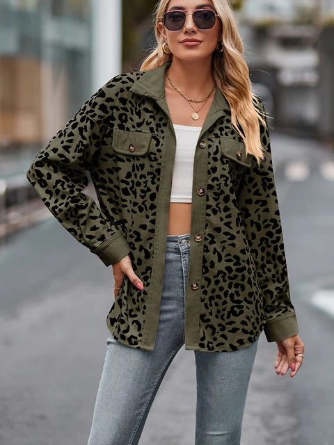 TABITHA - Langärmeliger Pullover mit Leopardenmuster und Knopfleiste für Damen