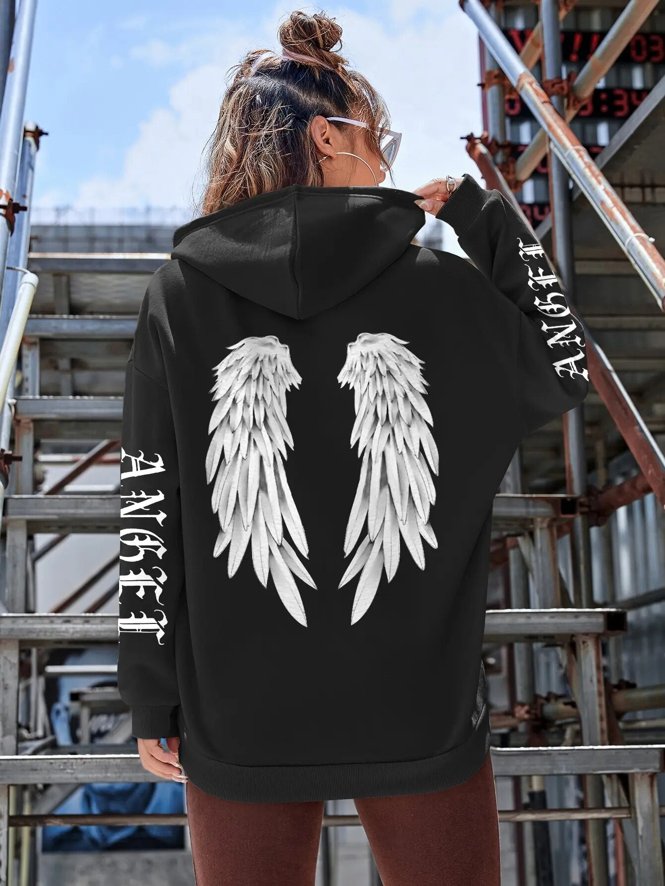 TRISHA - Kapuzensweatshirt mit Engelsflügeln