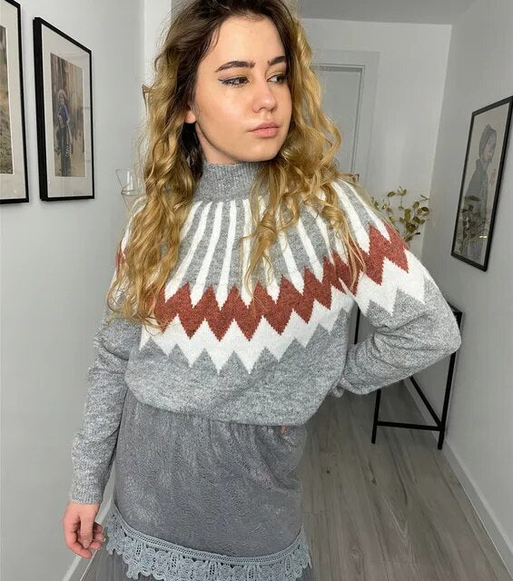ZETNA - Lässiger Pullover mit hohem Halsausschnitt in Kontrastfarbe